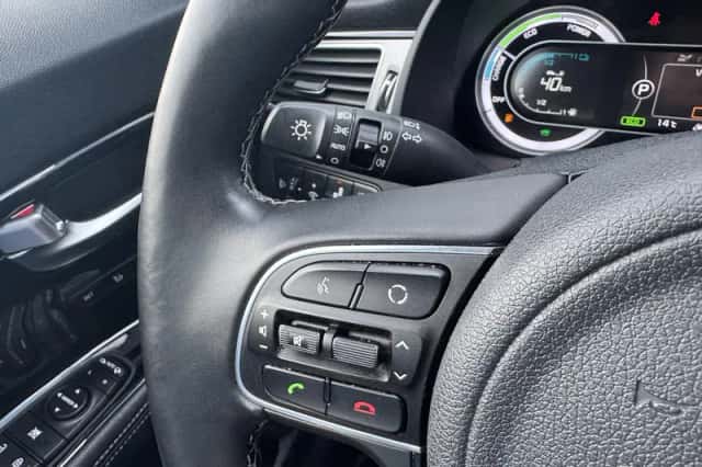 Kia Niro (2018) thumbnail 11