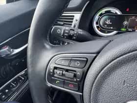 Kia Niro (2018) thumbnail 11