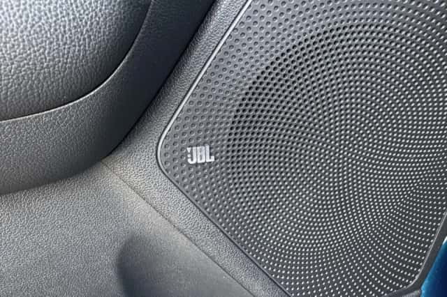 Kia Niro (2018) thumbnail 21