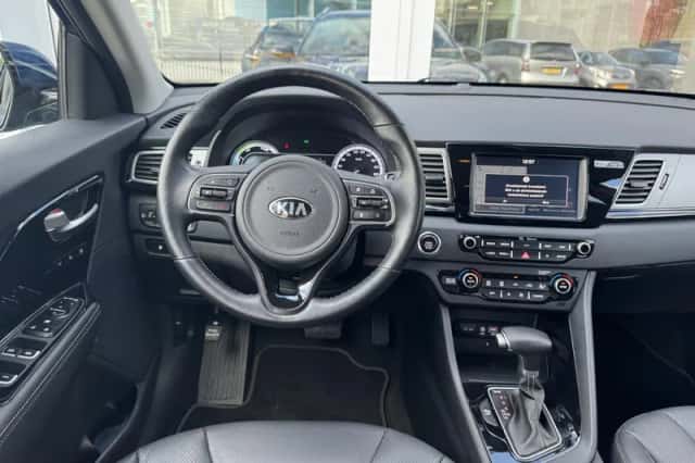 Kia Niro (2018) thumbnail 10