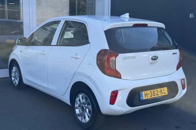 Kia Picanto (2020) thumbnail 5