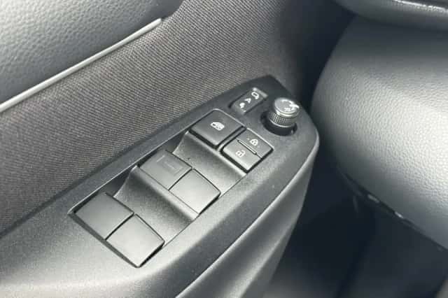 Toyota Yaris (2025) thumbnail 21