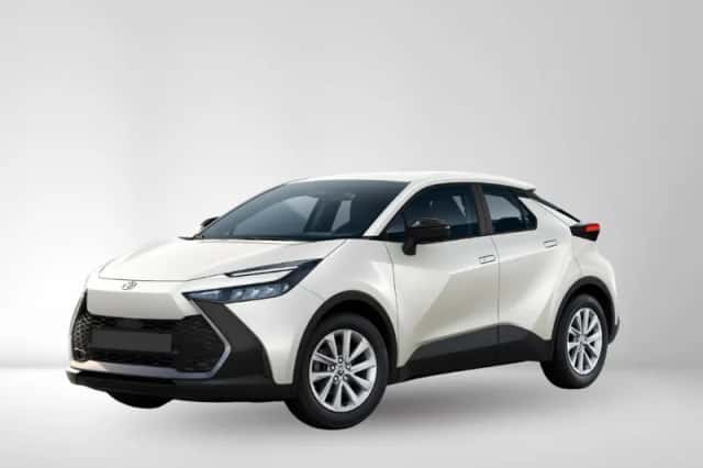 Toyota C-HR (2026) thumbnail 2