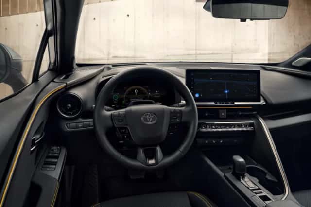 Toyota C-HR (2026) thumbnail 6