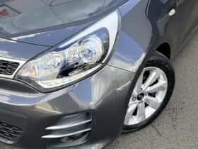 Kia Rio (2017) thumbnail 2