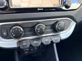 Kia Rio (2017) thumbnail 25