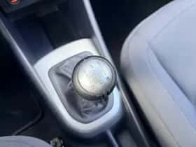 Kia Rio (2017) thumbnail 28