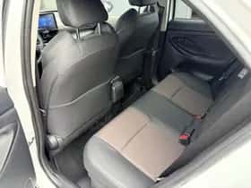Toyota Yaris Cross (2022) thumbnail 30