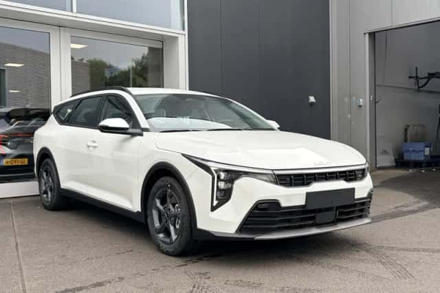 Kia K4 (2026) thumbnail 2