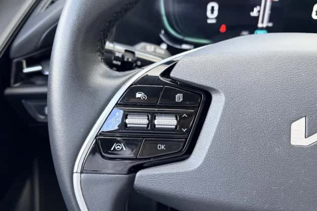 Kia Niro (2023) thumbnail 12