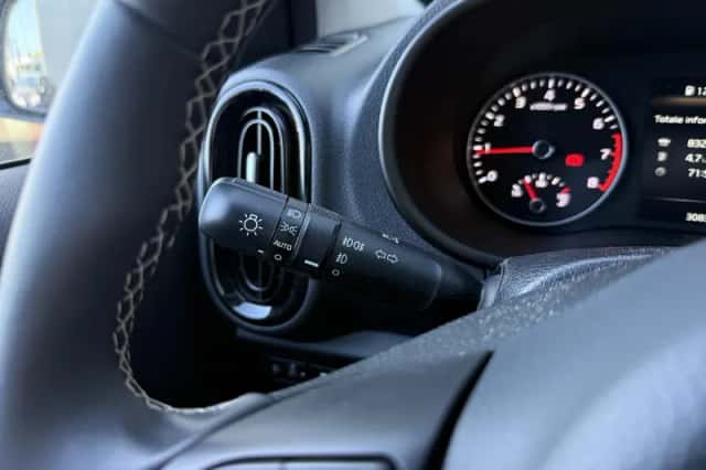 Kia Picanto (2023) thumbnail 12