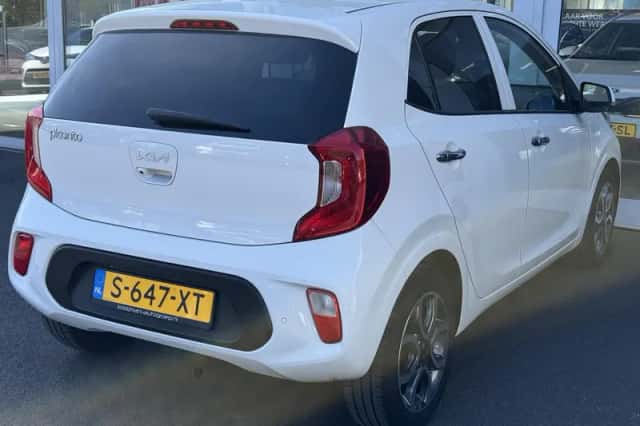 Kia Picanto (2023) thumbnail 7