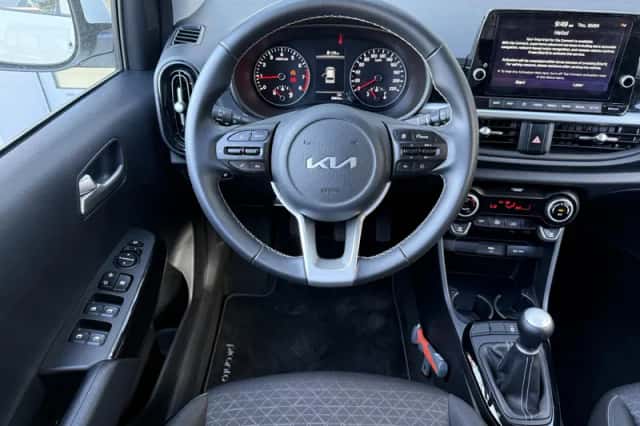 Kia Picanto (2023) thumbnail 9