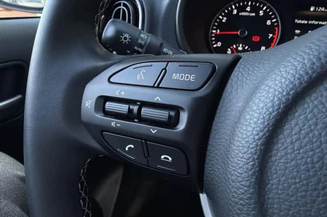 Kia Picanto (2023) thumbnail 10