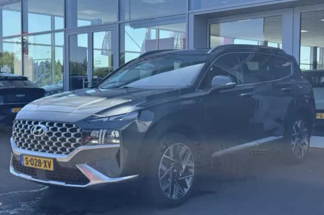 Hyundai Santa Fe (2023) thumbnail 4
