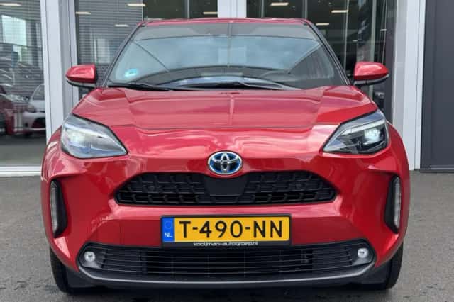 Toyota Yaris Cross (2022) thumbnail 2