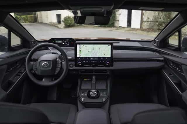 Toyota C-HR+ (2026) thumbnail 6
