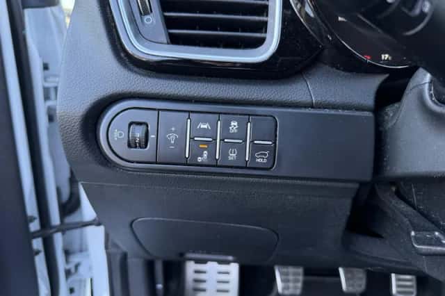 Kia Proceed (2023) thumbnail 22