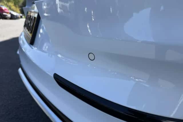 Kia Proceed (2023) thumbnail 23