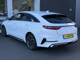 Kia Proceed (2023) thumbnail 5