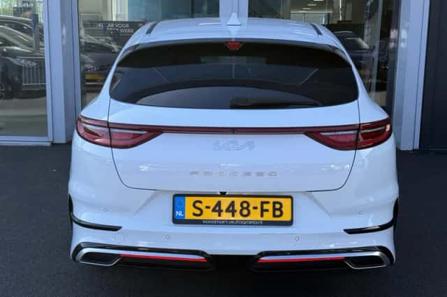 Kia Proceed (2023) thumbnail 6