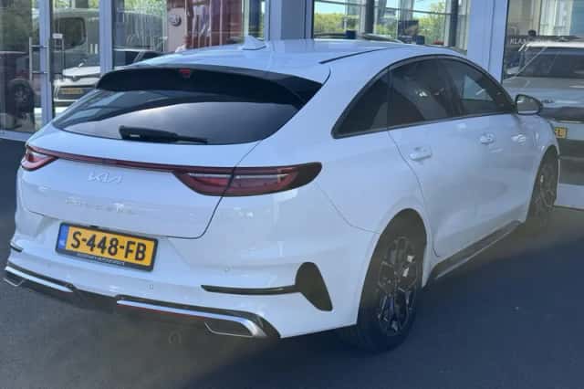 Kia Proceed (2023) thumbnail 7