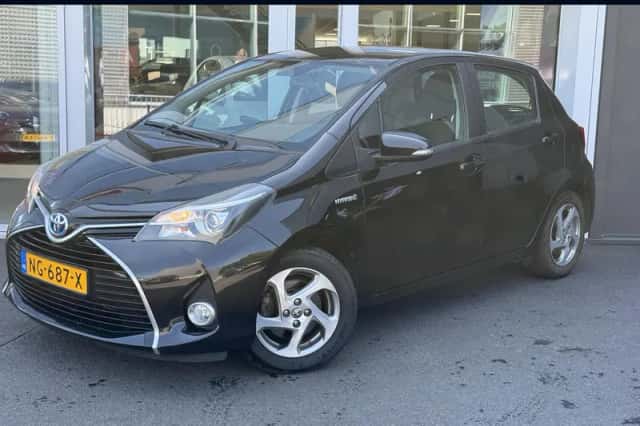 Toyota Yaris (2016) thumbnail 1