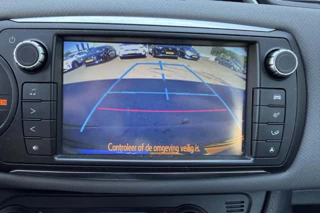 Toyota Yaris (2016) thumbnail 22