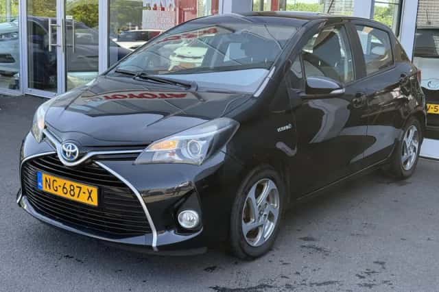 Toyota Yaris (2016) thumbnail 4