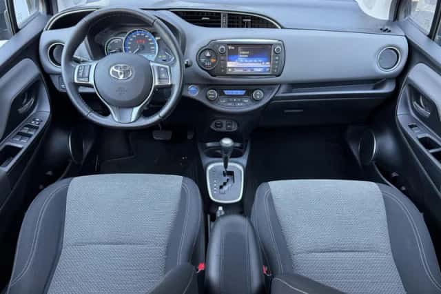 Toyota Yaris (2016) thumbnail 9