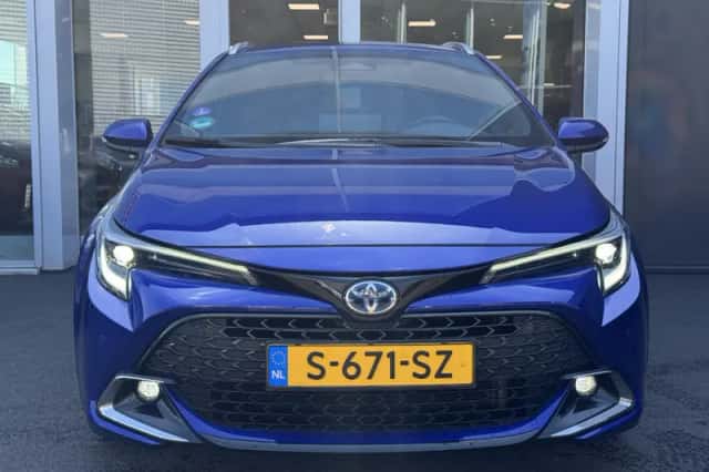 Toyota Corolla (2023) thumbnail 2