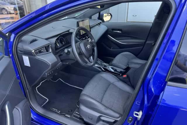 Toyota Corolla (2023) thumbnail 8