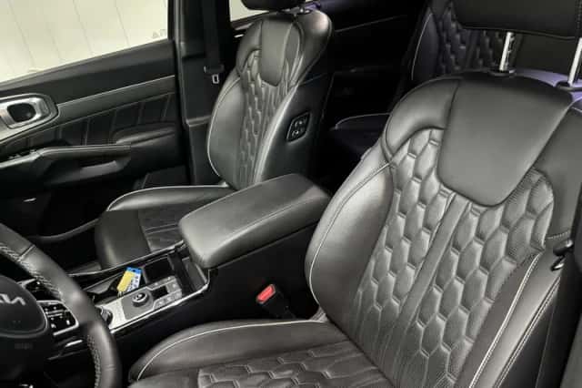 Kia Sorento (2022) thumbnail 10