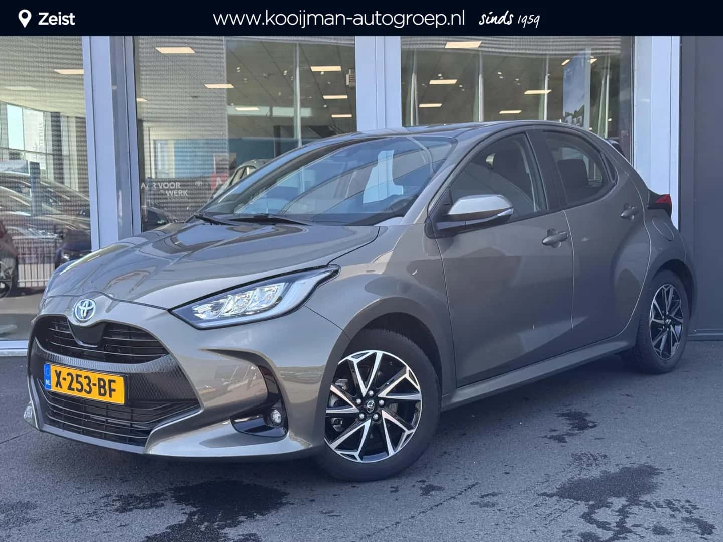 Toyota Yaris (2023) — foto 1