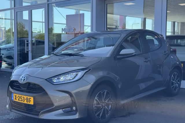 Toyota Yaris (2023) thumbnail 4