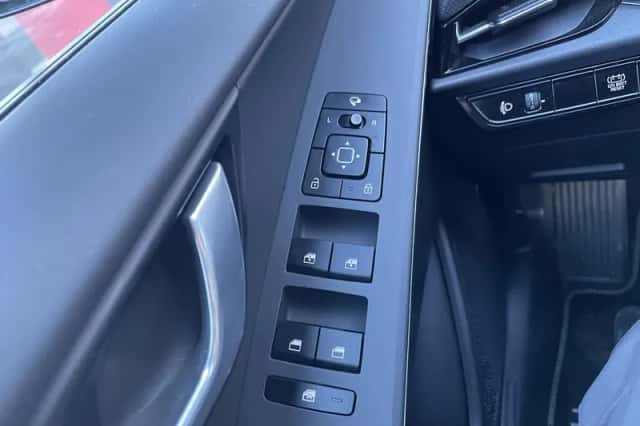Kia Niro (2024) thumbnail 18