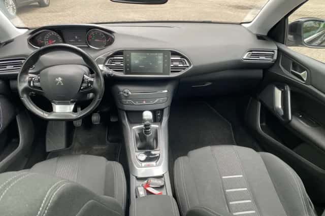 Peugeot 308 (2014) thumbnail 11