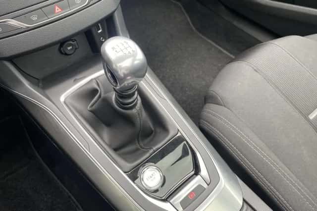 Peugeot 308 (2014) thumbnail 16