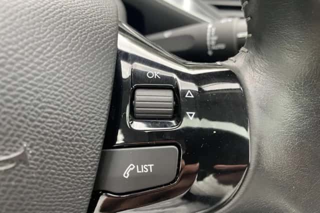 Peugeot 308 (2014) thumbnail 17