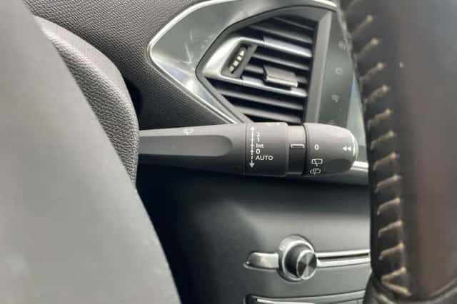 Peugeot 308 (2014) thumbnail 19