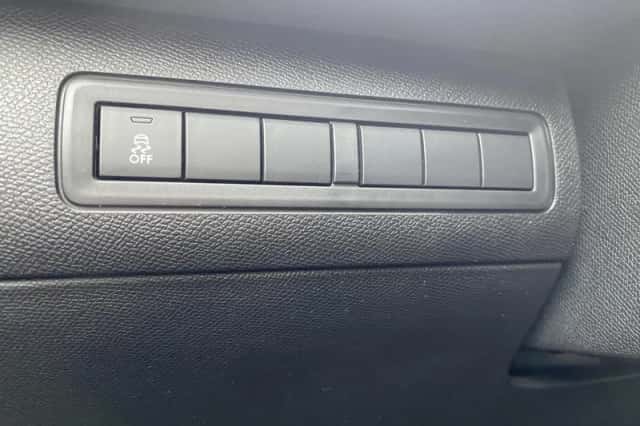 Peugeot 308 (2014) thumbnail 22