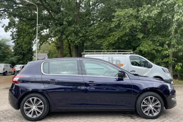 Peugeot 308 (2014) thumbnail 6