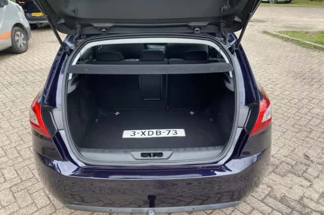 Peugeot 308 (2014) thumbnail 10