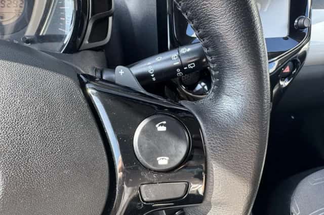 Toyota Aygo (2015) thumbnail 12