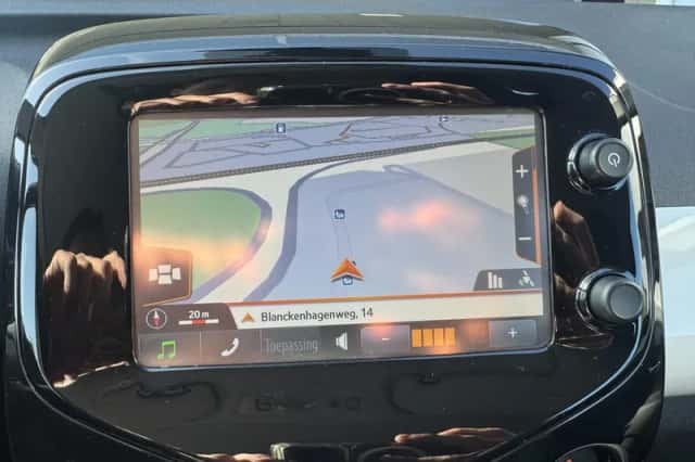 Toyota Aygo (2015) thumbnail 16