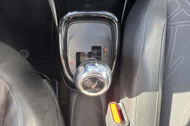Toyota Aygo (2015) thumbnail 19