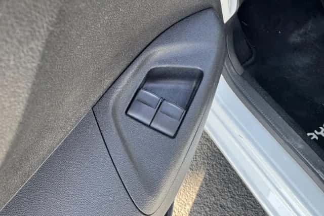 Toyota Aygo (2015) thumbnail 20