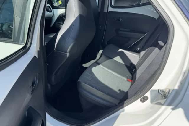Toyota Aygo (2015) thumbnail 22