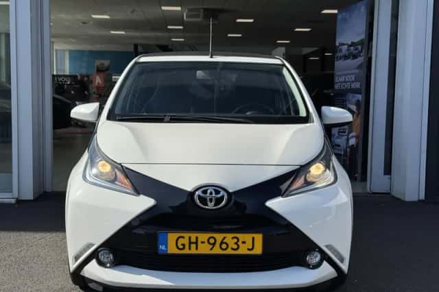 Toyota Aygo (2015) thumbnail 5