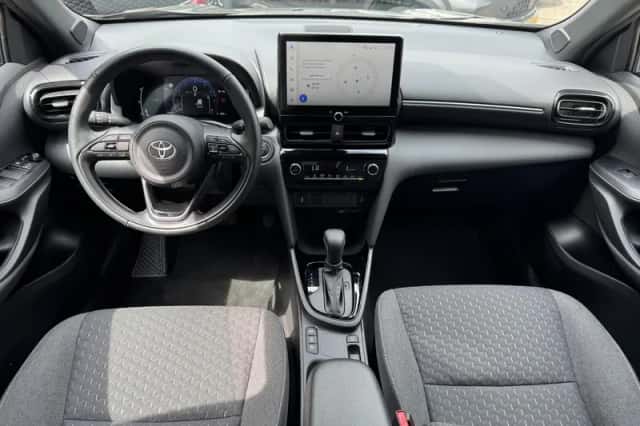 Toyota Yaris Cross (2025) thumbnail 9